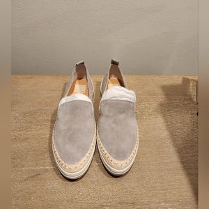 NWOT- Dolce Vita Gray yacht shoes.
